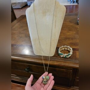 Elegant Gold and Green Necklace